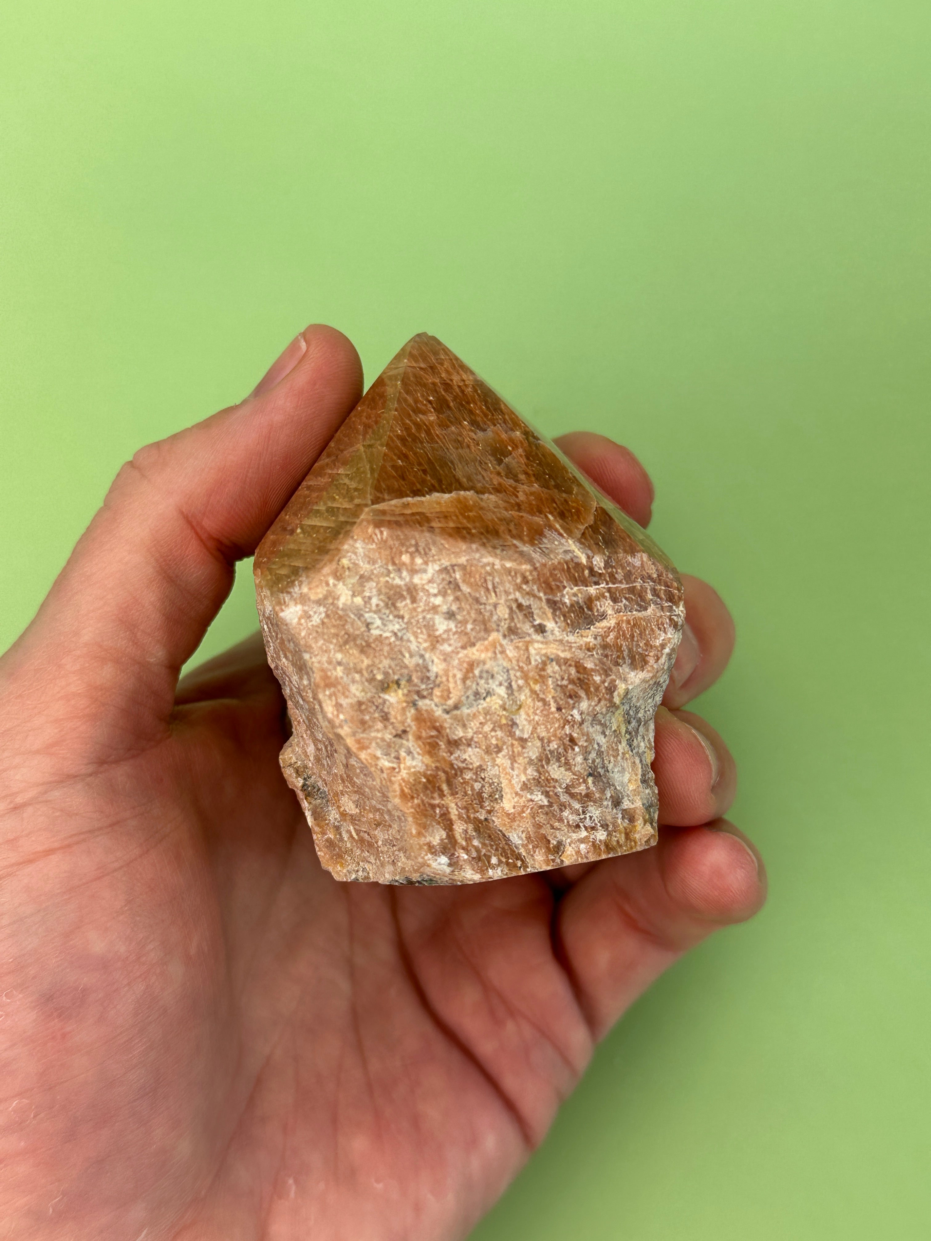 Peach moonstone - Rough cut point