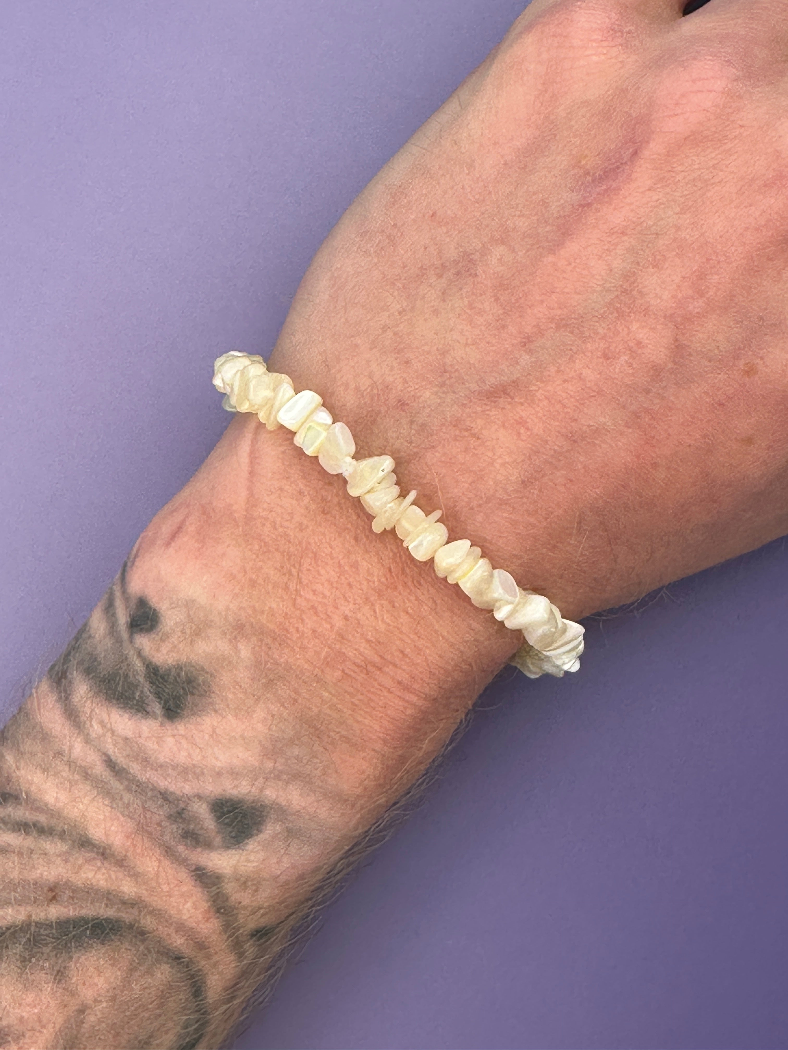 Mother of pearl - Crystal chip bracelet