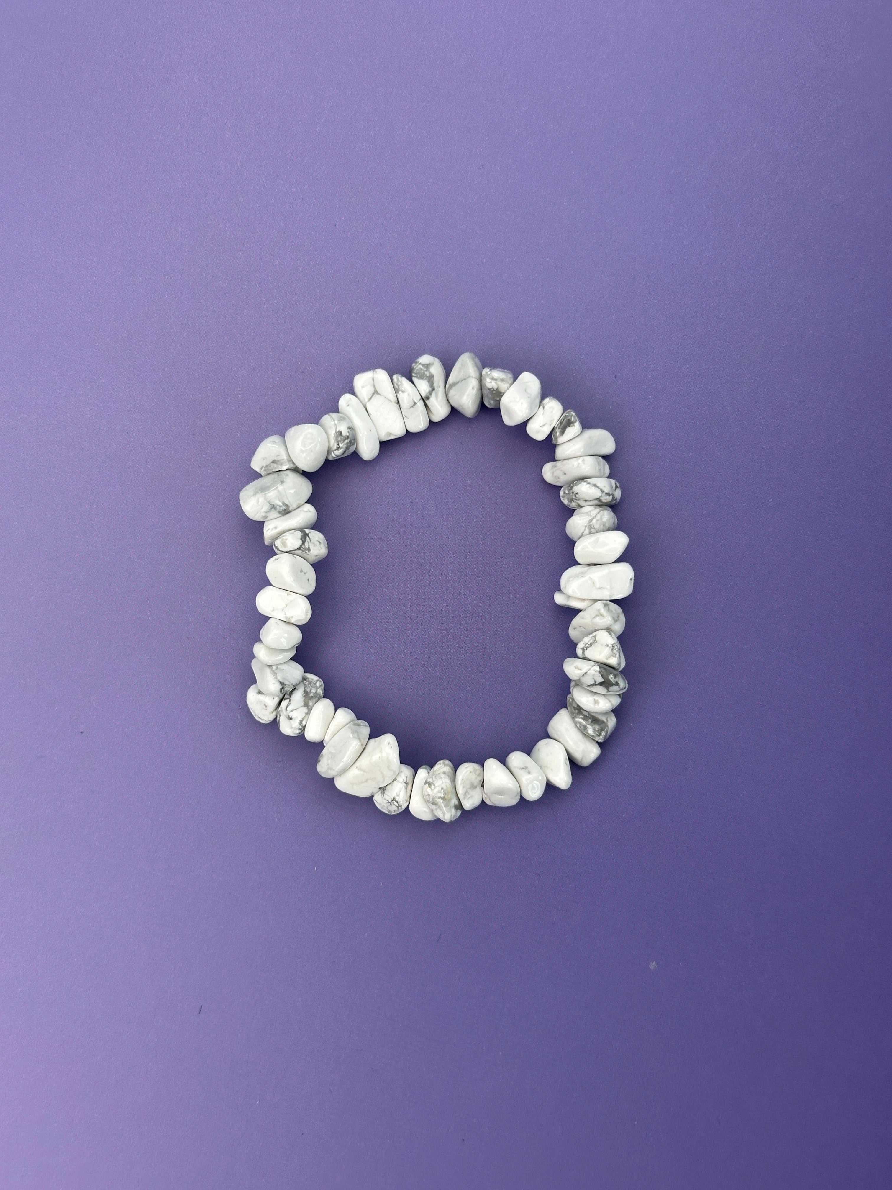 Howlite - Crystal chip bracelet