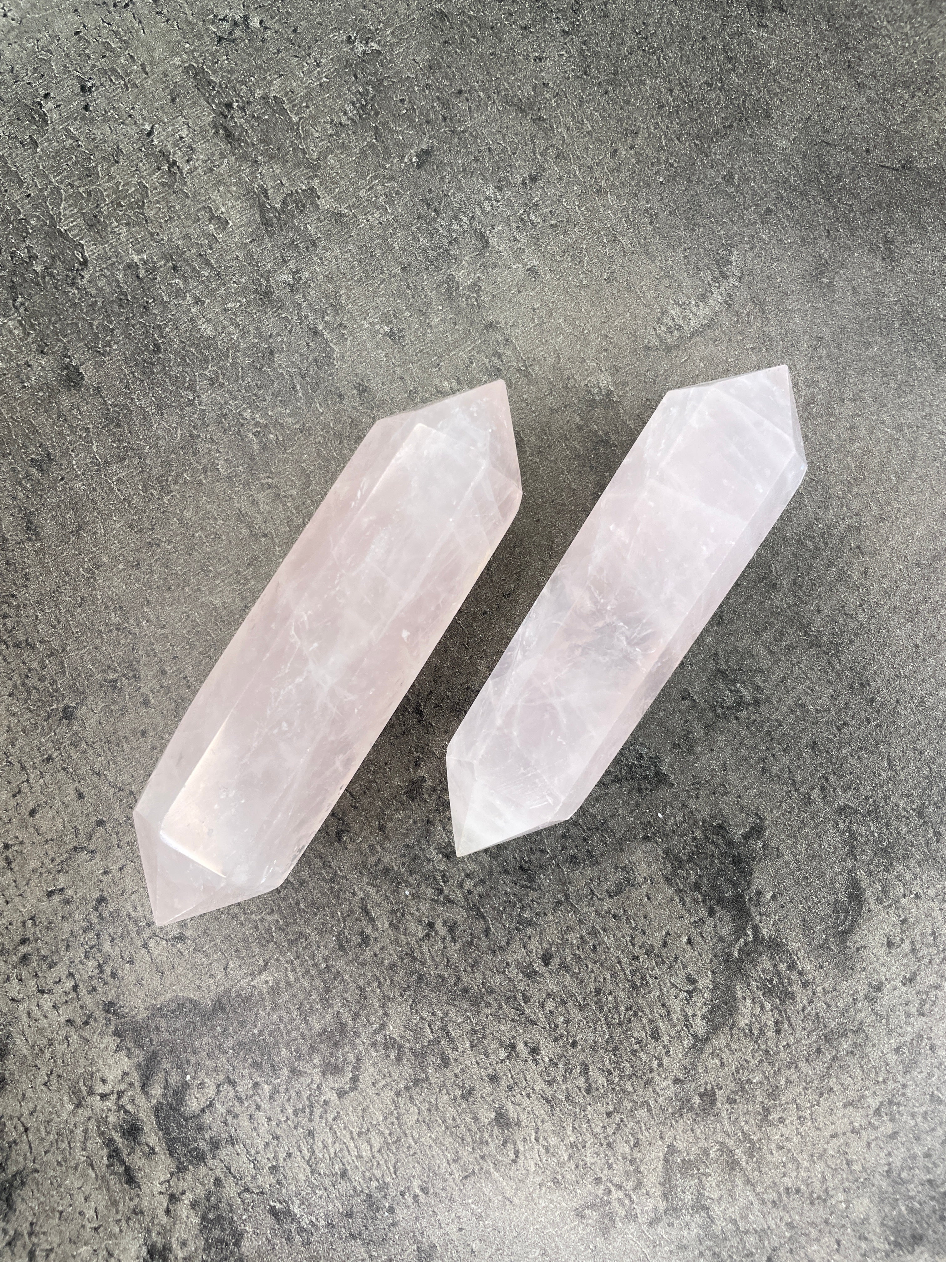 Rose quartz - Double terminated