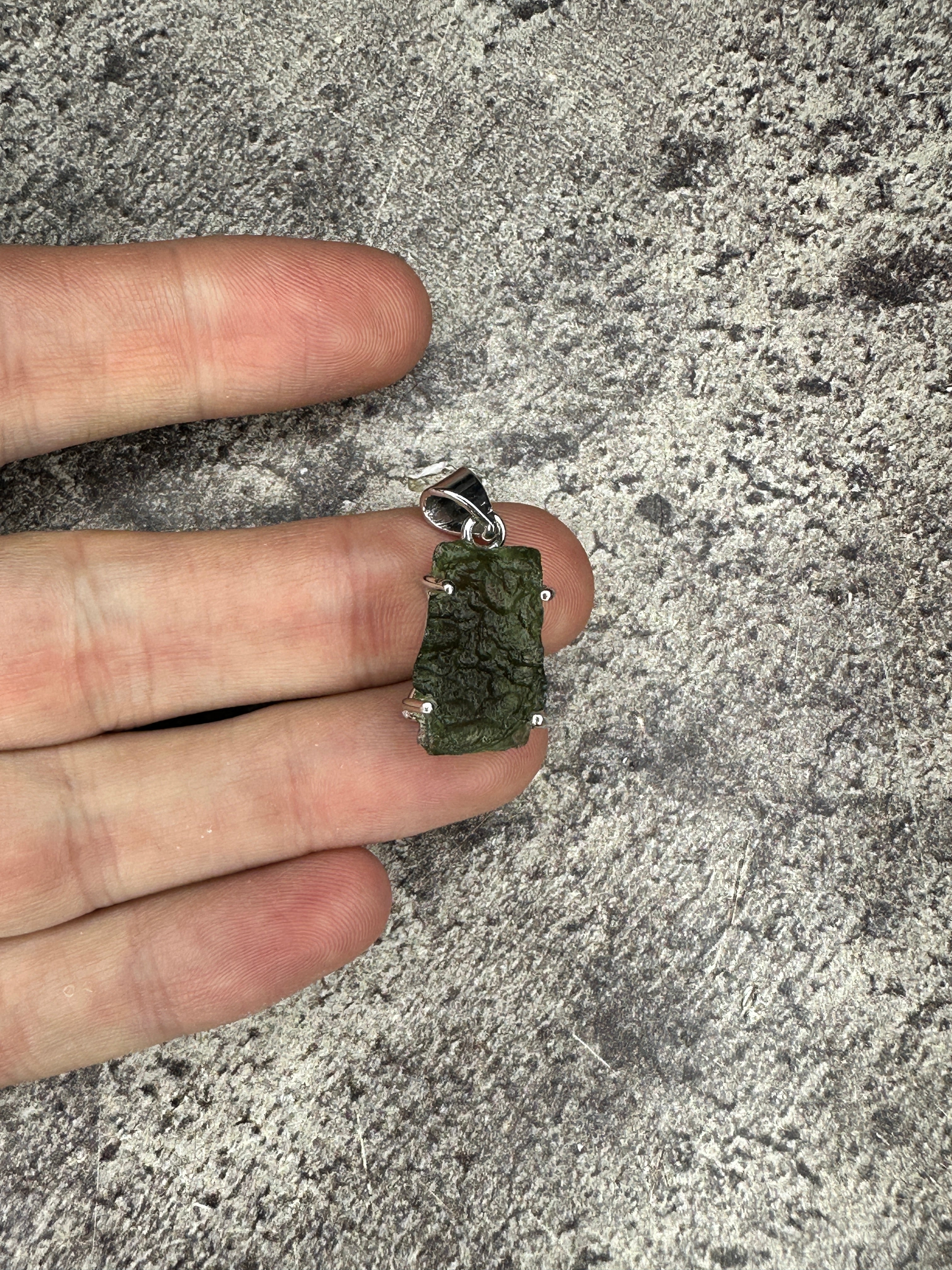 Moldavite - Necklace pendant - Rough