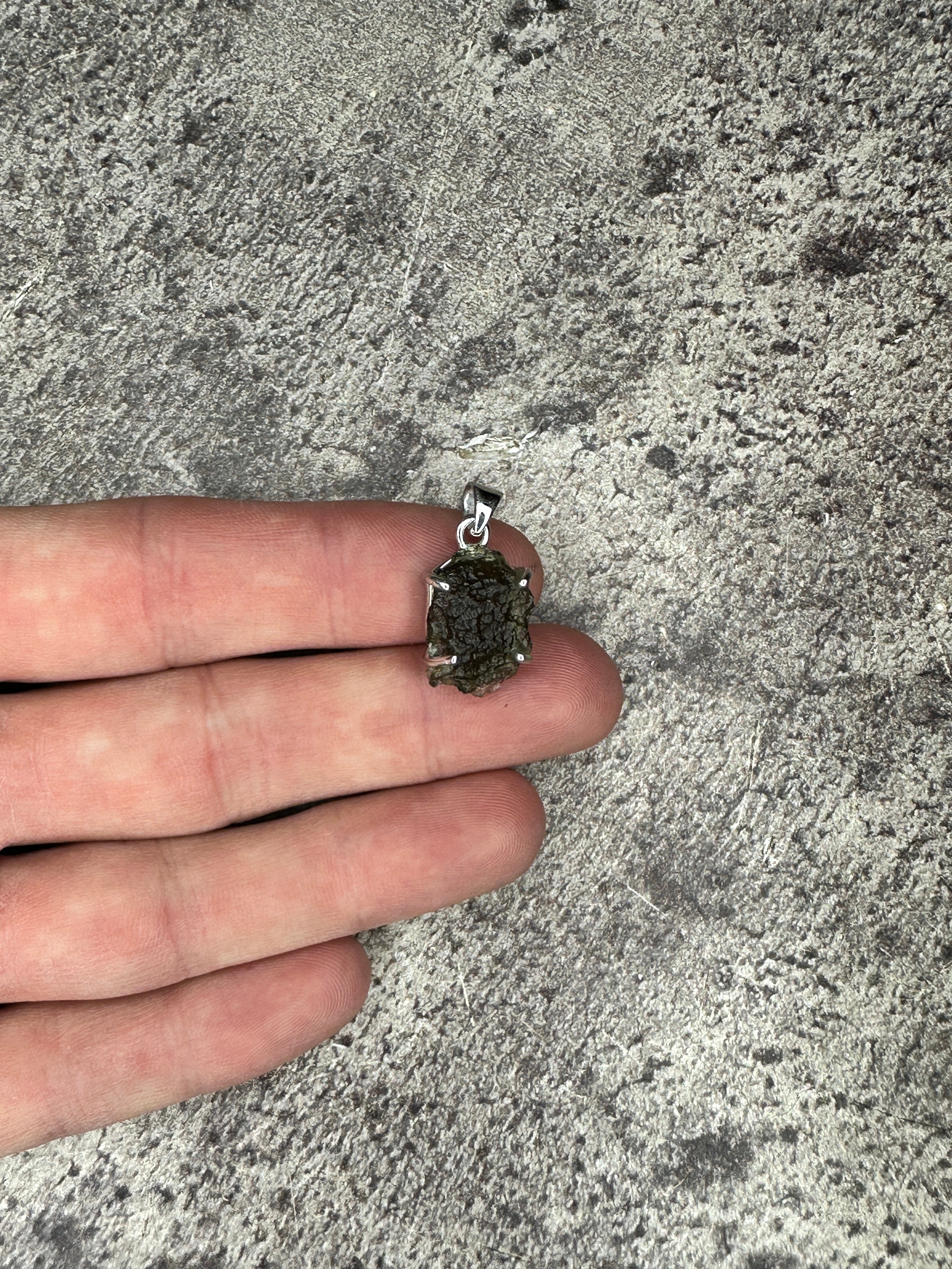 Moldavite - Necklace pendant - Rough