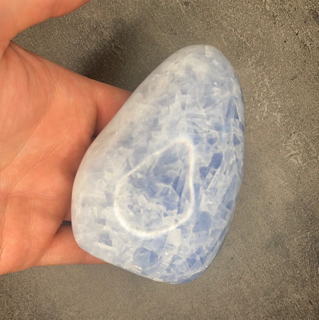 Blue calcite - Free form
